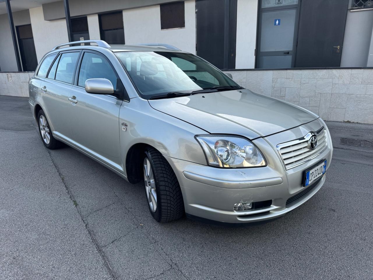 Toyota Avensis 2.0 D-4D 16V Station Wagon