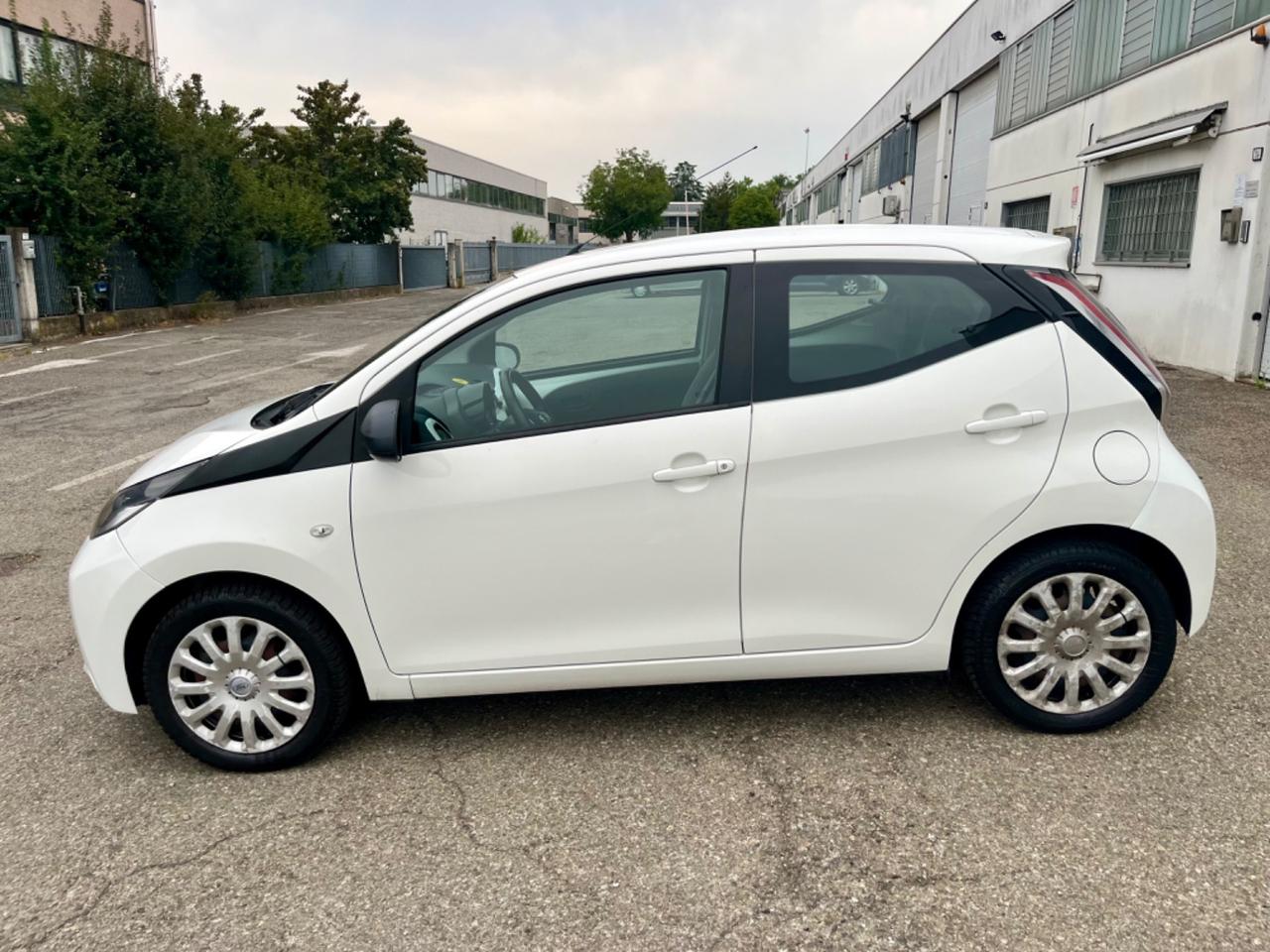 Toyota Aygo 1.0benz 2015 163.000km neopatentati