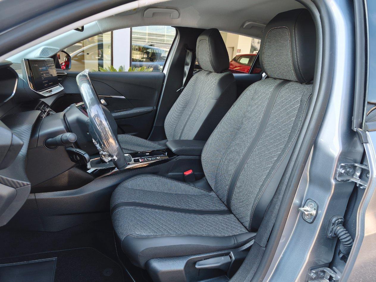 Peugeot 208 1.2 Allure s&s 100cv OK NEOPATENTATI