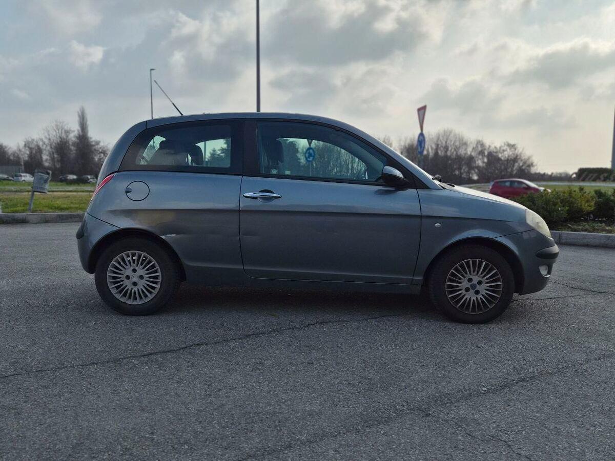 Lancia Ypsilon 1.2 8v 100