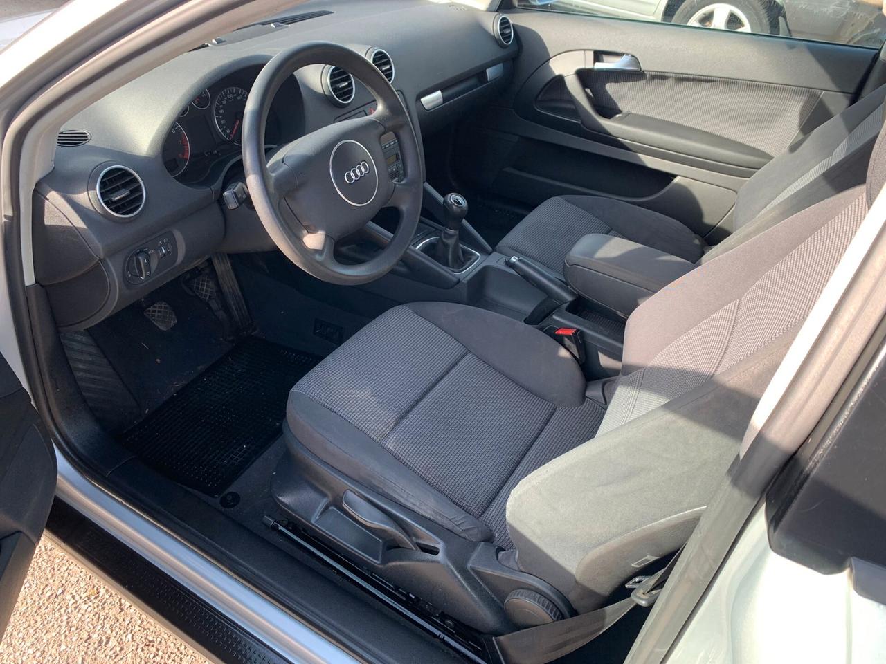 Audi A3 1.6 Attraction,Euro4, adatta a neopatentato, Unicopropietario