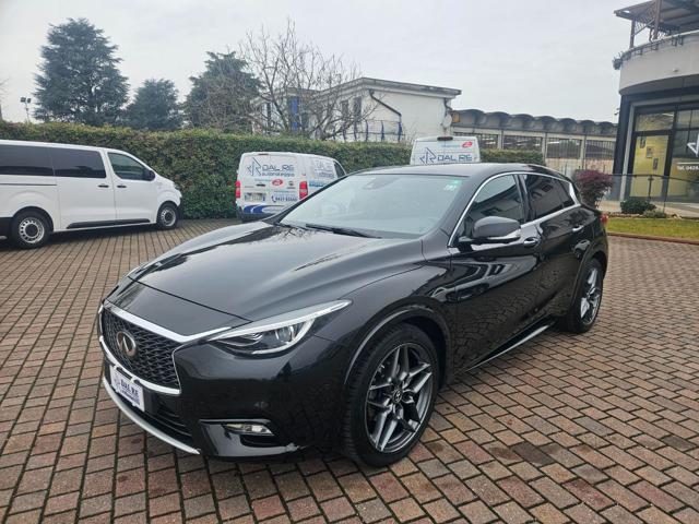 INFINITI Q30 PREMIUM