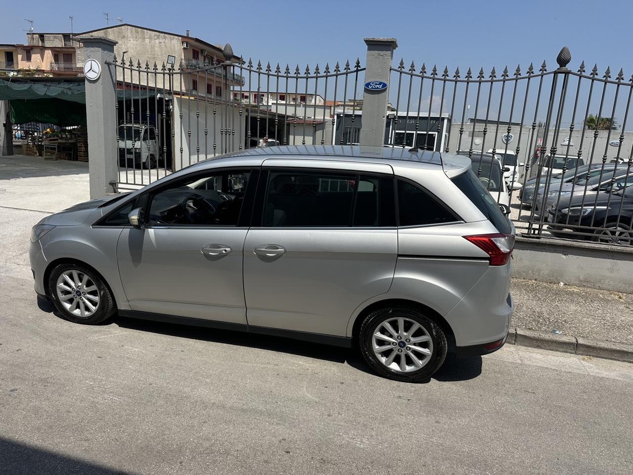Ford C-Max7 1.5 TDCi 120CV Titanium 7 Posti