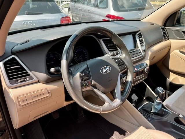 Hyundai TUCSON 1.7 crdi Xpossible 2wd 115cv " TETTO / NAVI / TELECAMERA/....
