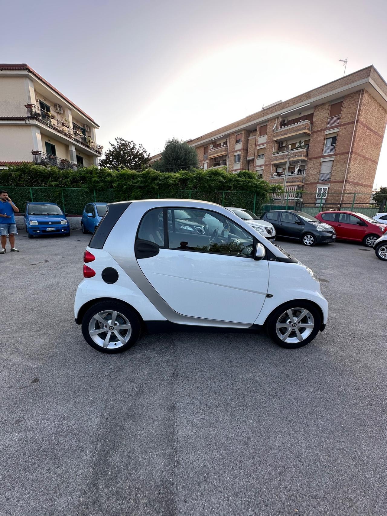 Smart ForTwo 1000 52 kW MHD coupé passion