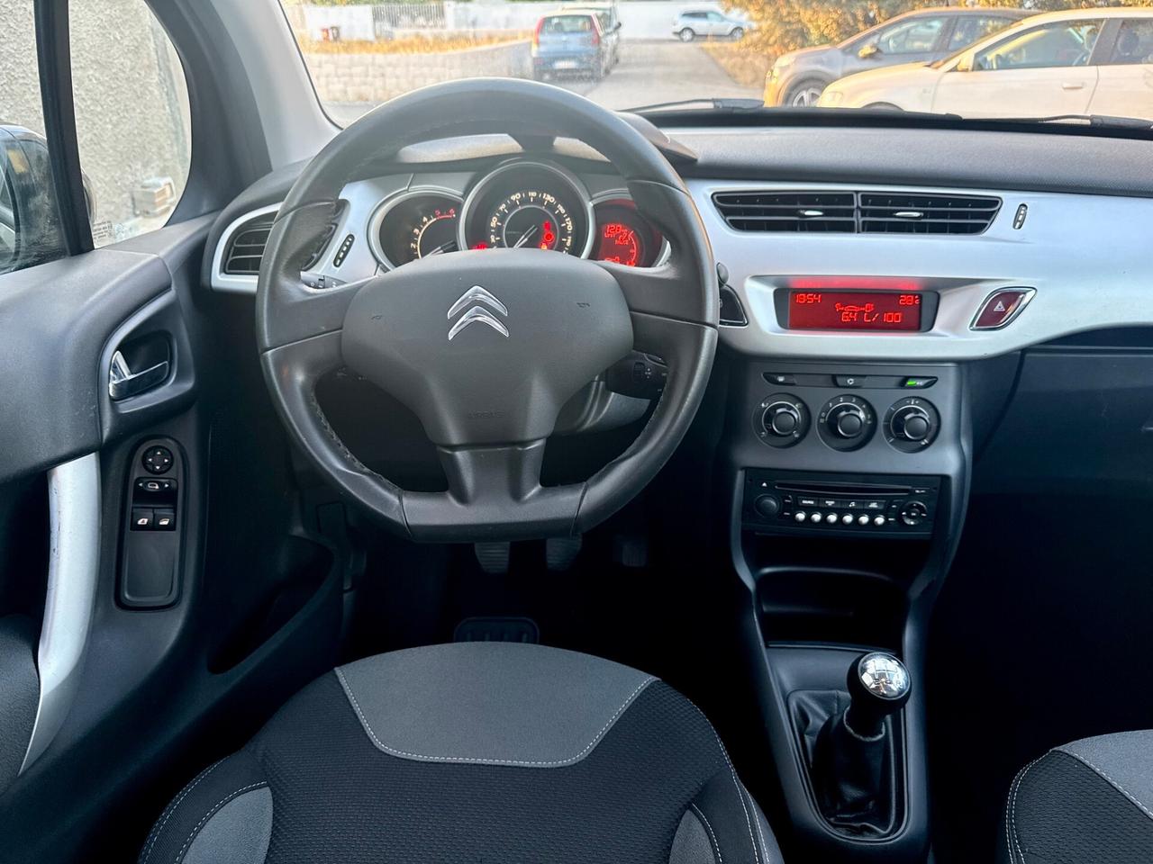 Citroen C3 1.4 HDi 70Cv,**86.465km**,clima,radio,ecc.