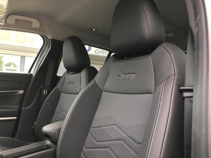 Jeep Avenger MY25 1.2 Turbo Summit NUOVO GRIGIO STORM