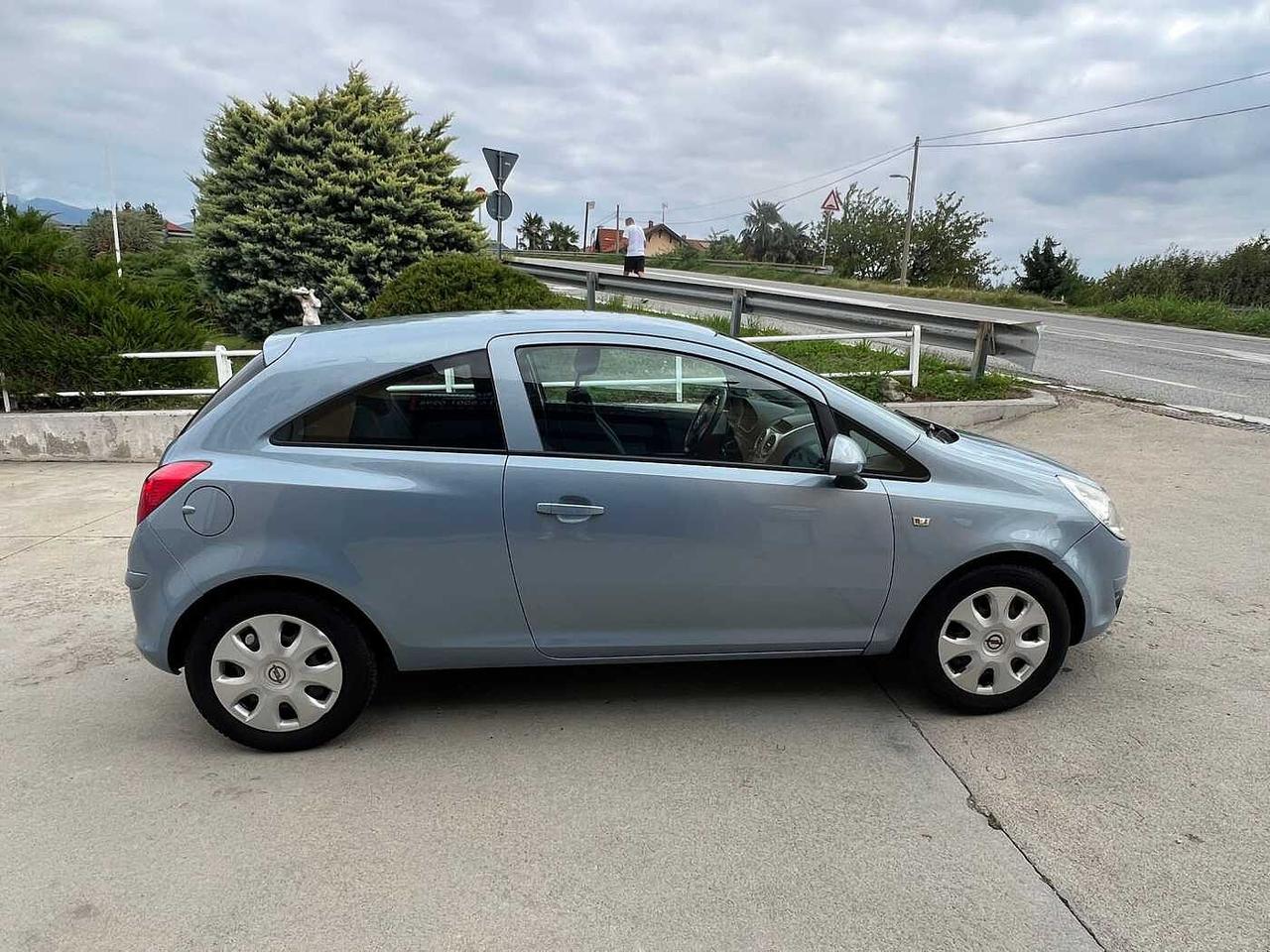 Opel Corsa 1.2 3 porte Club