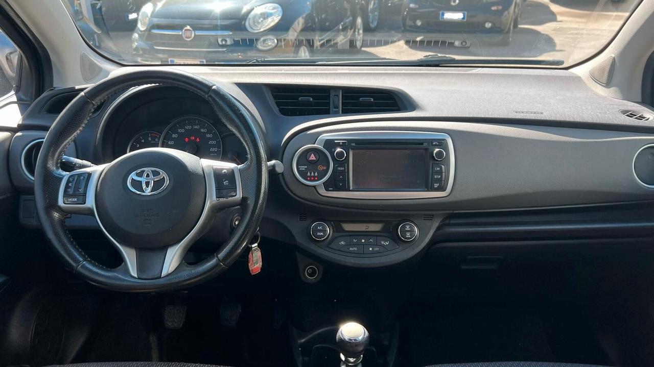 TOYOTA YARIS 1.4 D 5 PORTE LOUNGE 2014