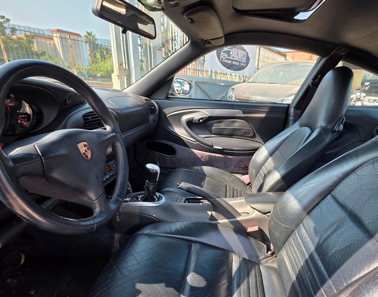 Porsche 911 996 (911 CARRERA)