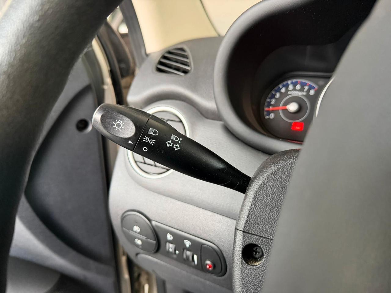 Hyundai i10 1.1cc LIKE 69cv - 24.000 KM REALI!