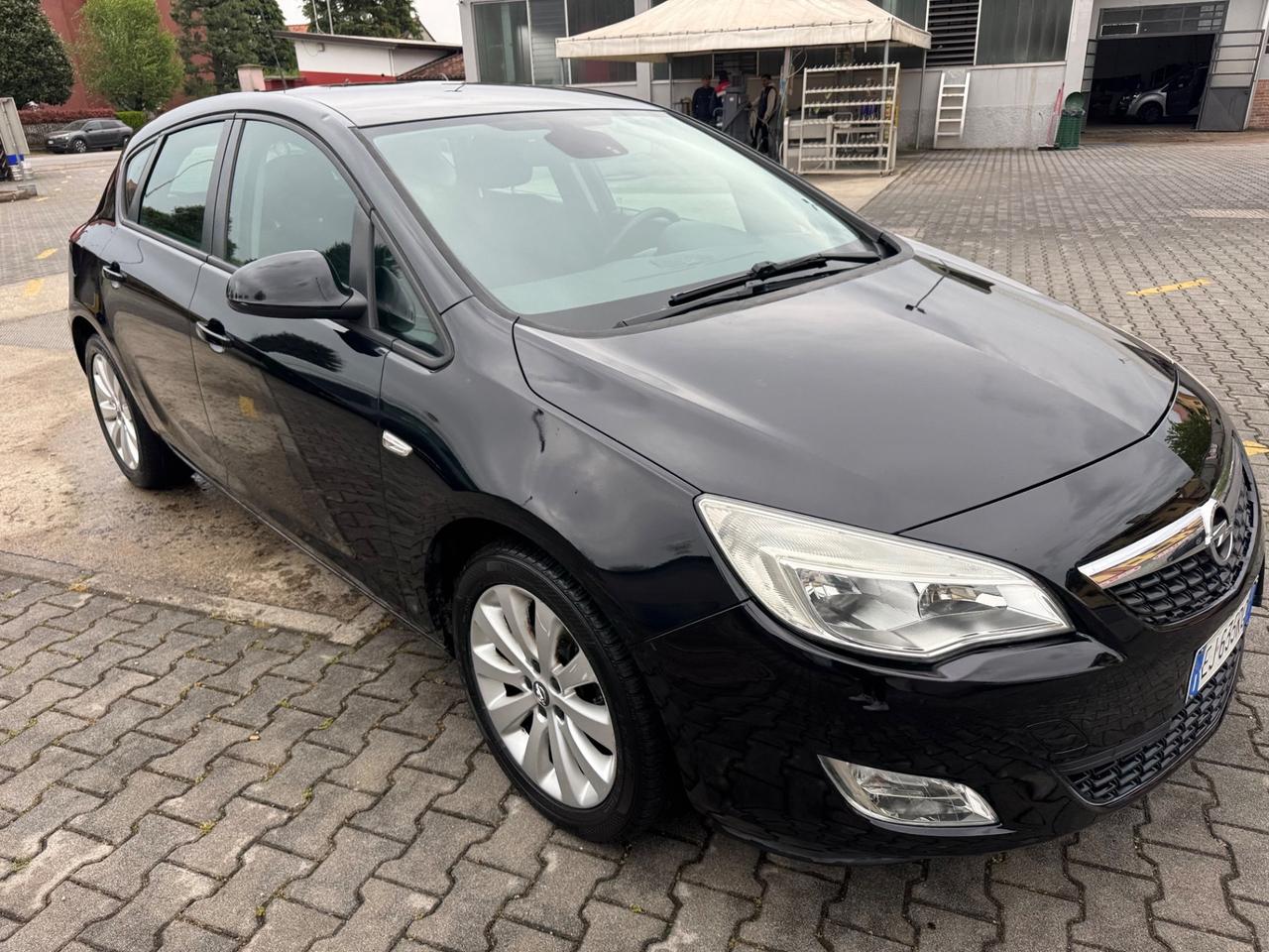 Opel Astra 1.6 115CV 5 porte Cosmo