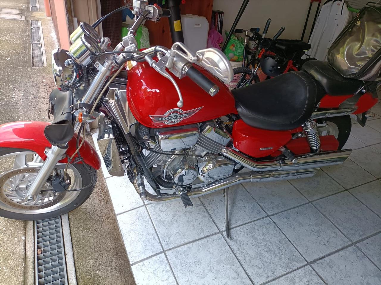 Honda VF750C con 38.000km anno 1996