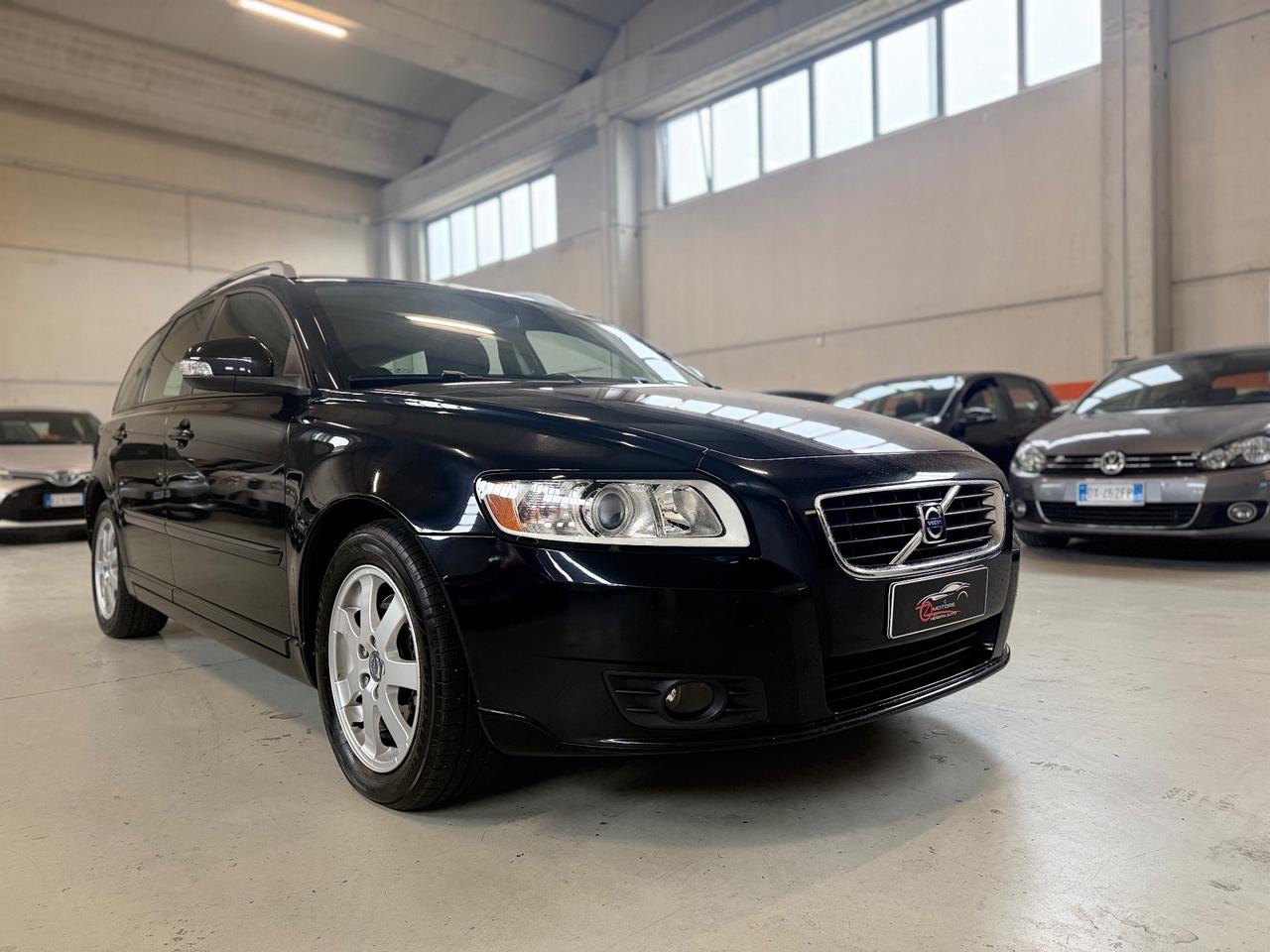 Volvo V50 2.0 D cat Kinetic NEOPATENTATI