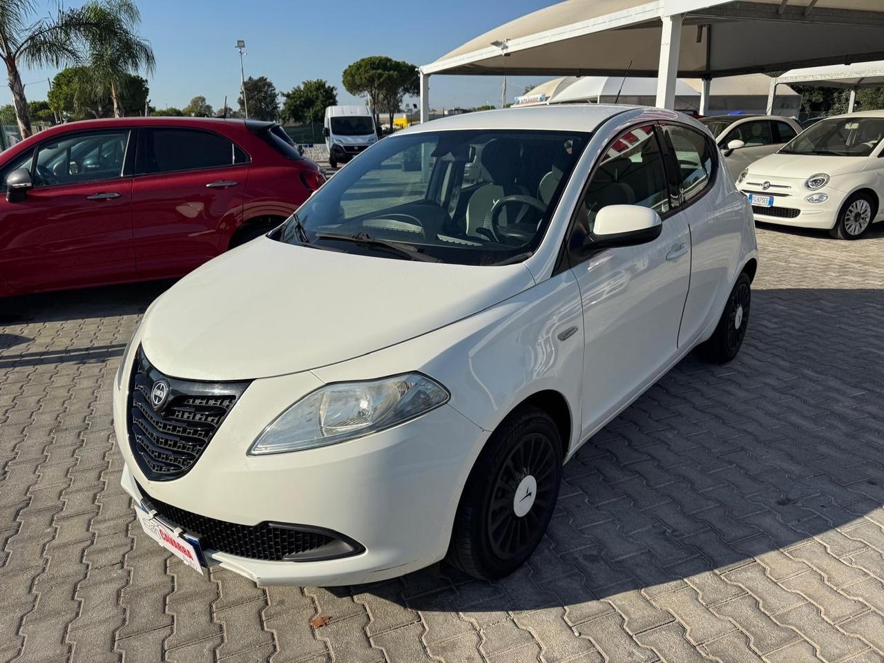 Lancia Ypsilon 1.2 69 CV 5 porte GPL Ecochic Silver