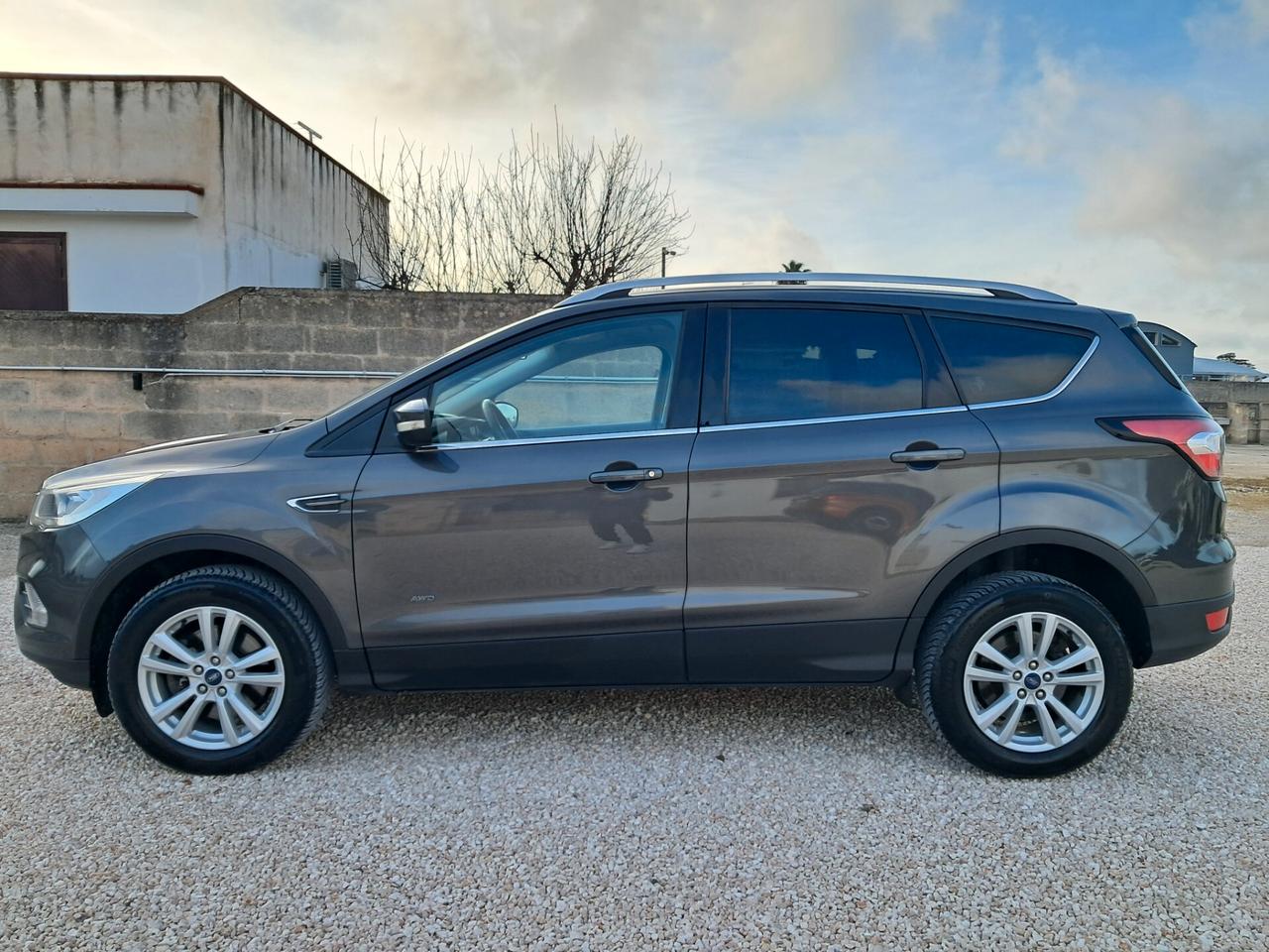 Ford Kuga 2.0 TDCI 150 CV Titanium*NAVI*LED*CRUISE