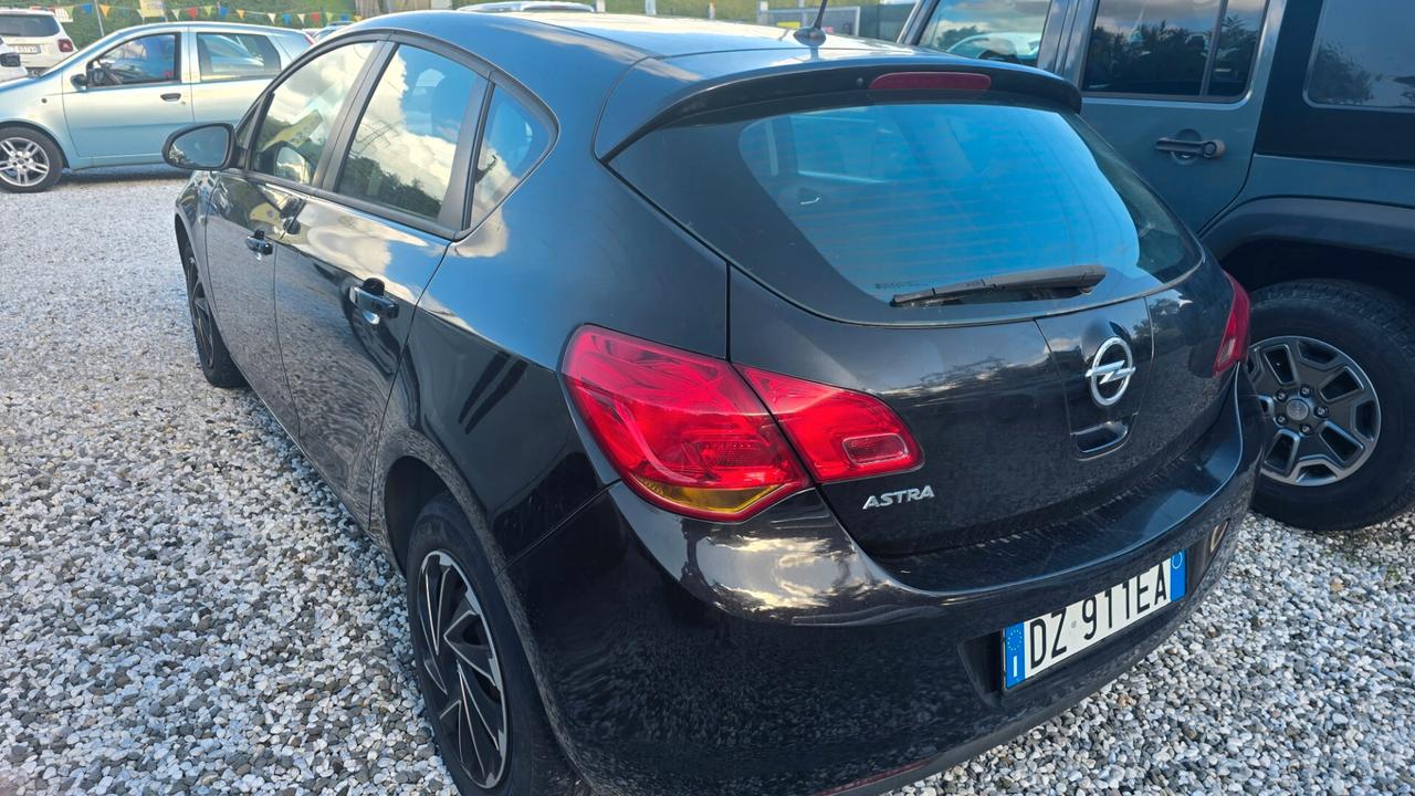 Opel Astra 1.4 100CV 5 porte Elective