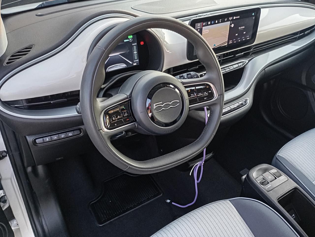 Fiat 500e Berlina 42kWh Icon