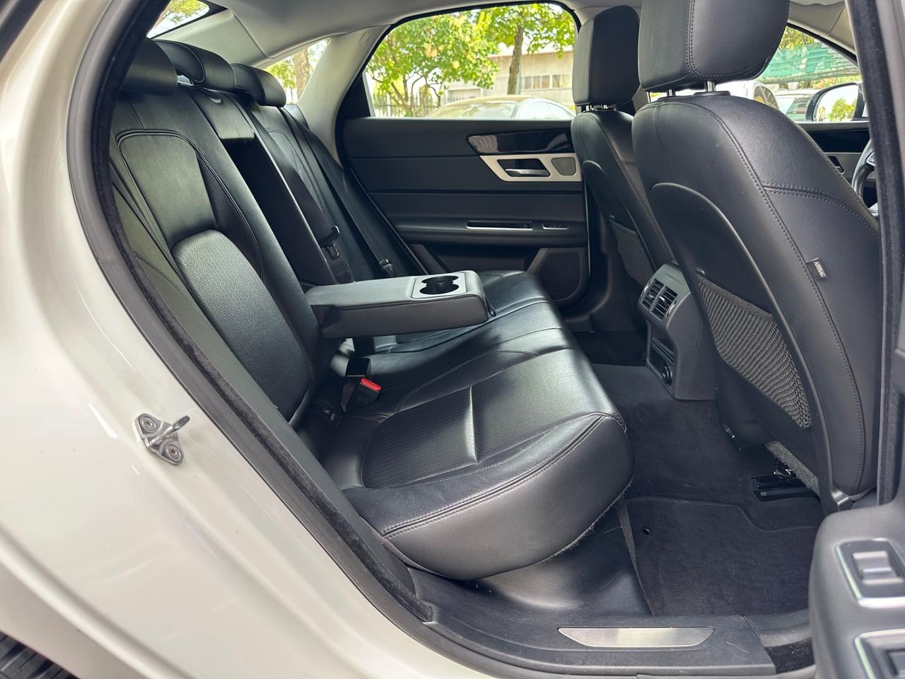 Jaguar XF 2.0 D 180 CV aut. Prestige