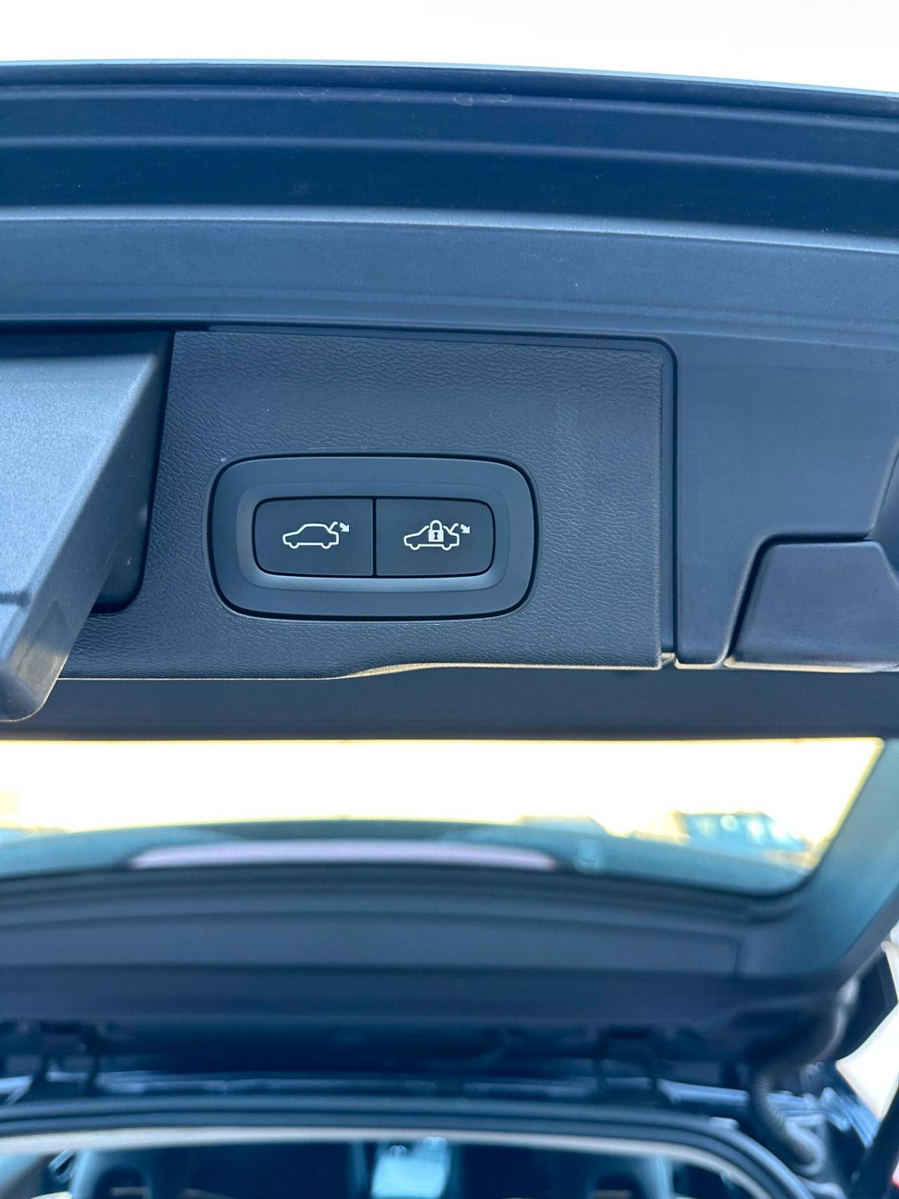 Volvo XC 60 XC60 B4 (d) AWD automatico Core GRANDINATA