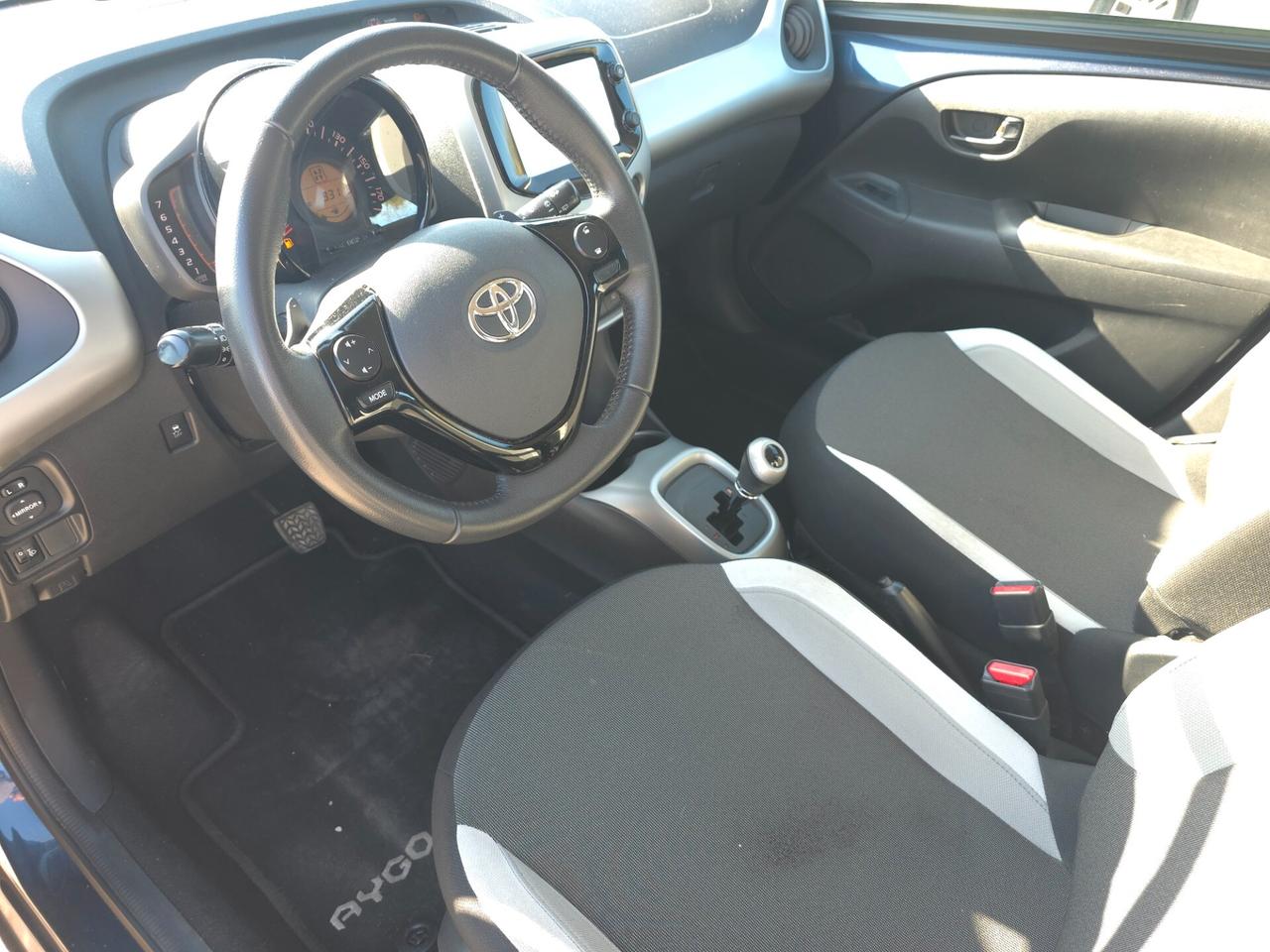 Toyota Aygo 1.0 VVT-i 69 CV 5 porte x-play MMT