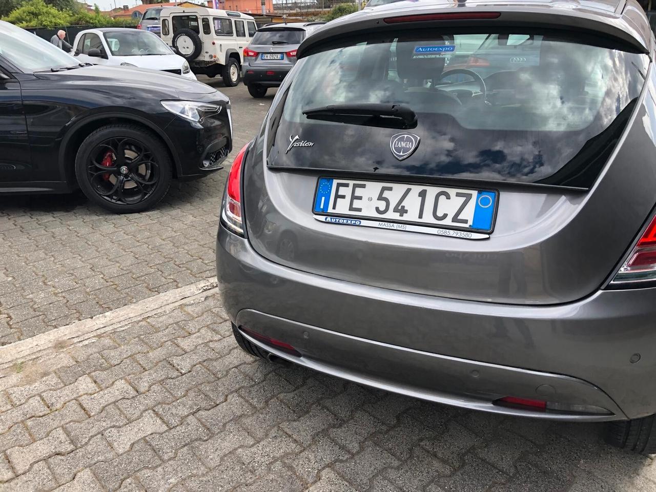 Lancia Ypsilon 1.2 69 CV 5 porte PLATINUM UNICO PROPRIETARIO GARANZIA EUROPEA 12 MESI RINNOVABILE