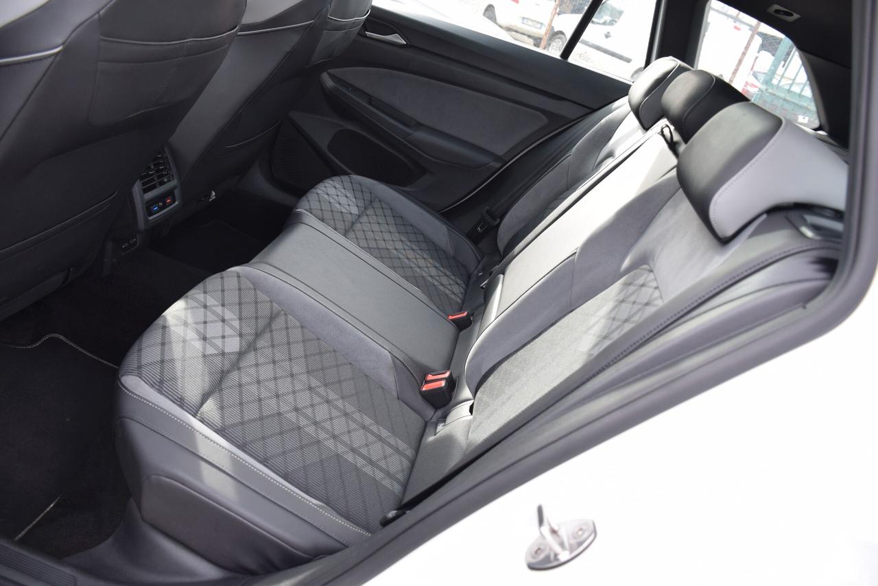 Volkswagen Golf VIII SW GANCIO TETTO 2.0TDI 150CV AUT., DSG R-Line FULL