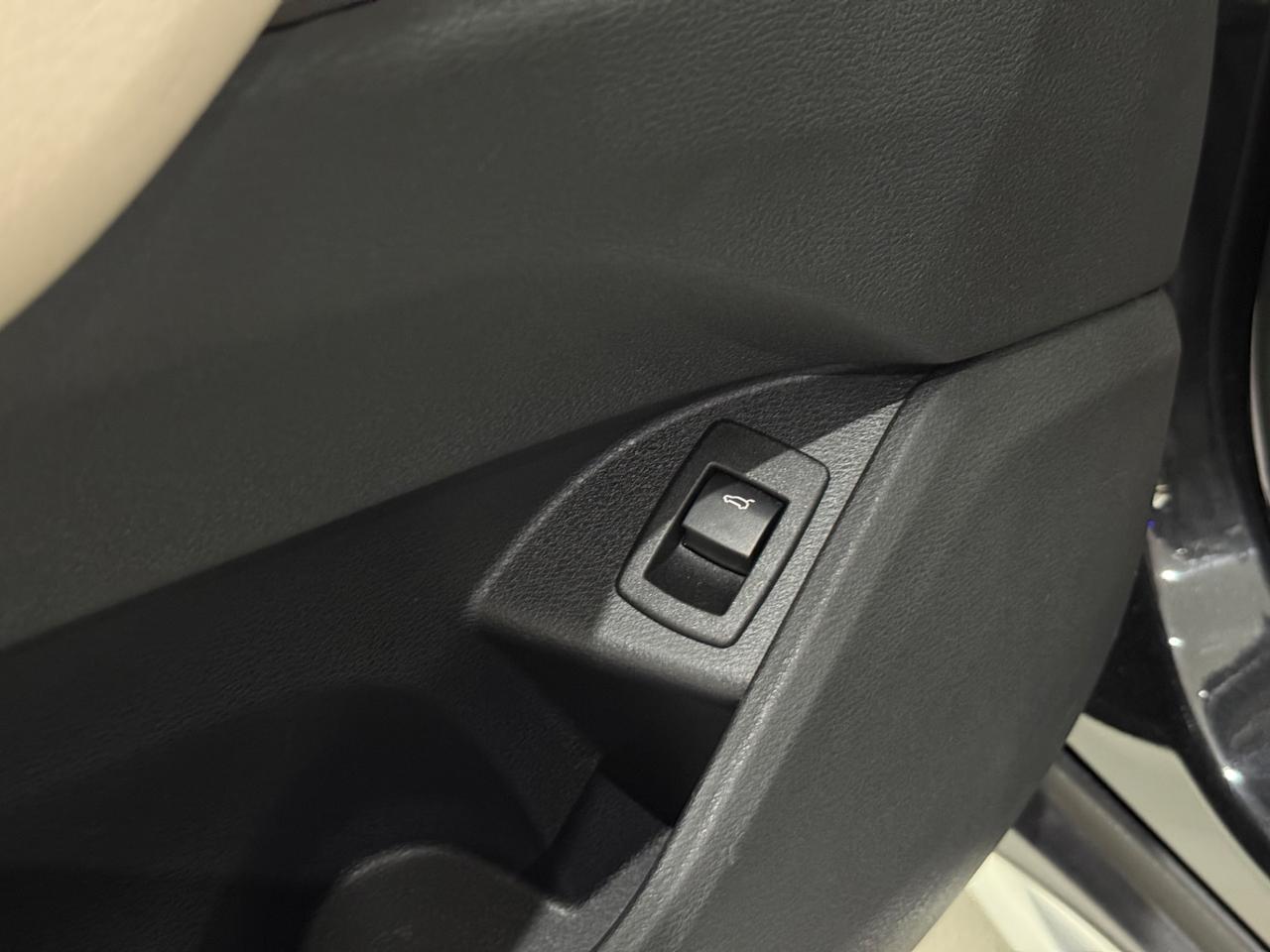 Bmw X1 sDrive18d xLine *Head Up*Pelle*Camera