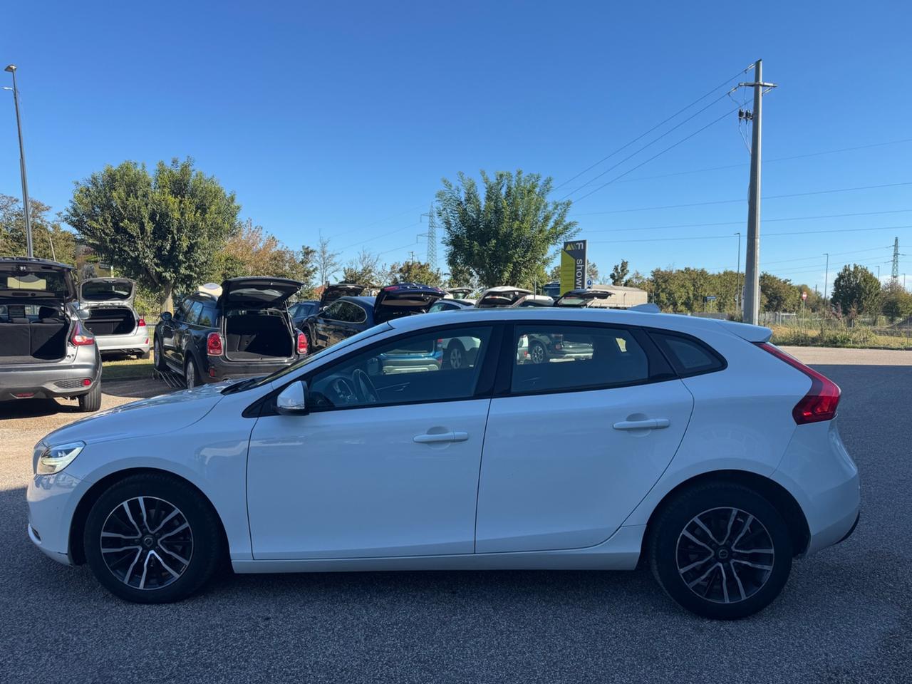 Volvo V40 D2 2.0 120CV Inscription NEOPATENTATI