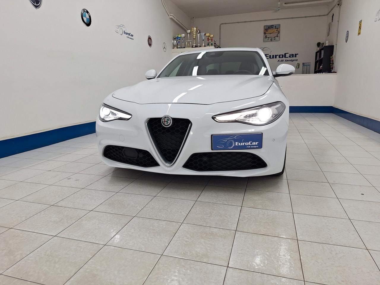 Alfa Romeo Giulia 2.2 180cv MT6 Business Sport