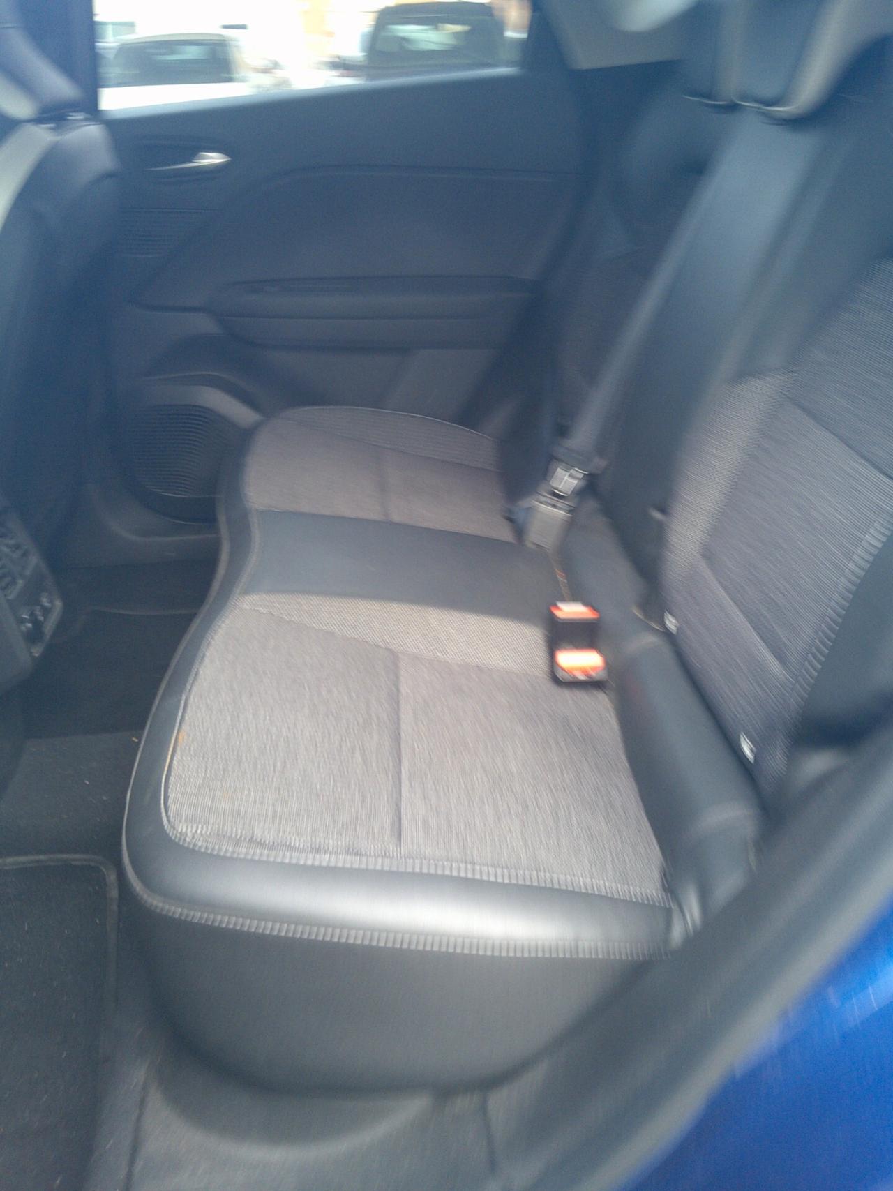 RENAULT CAPTUR 1.6 Hybrid 145cv Intens