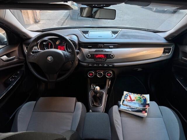 Alfa Romeo Giulietta 1.6 JTDm-2 Distinctive
