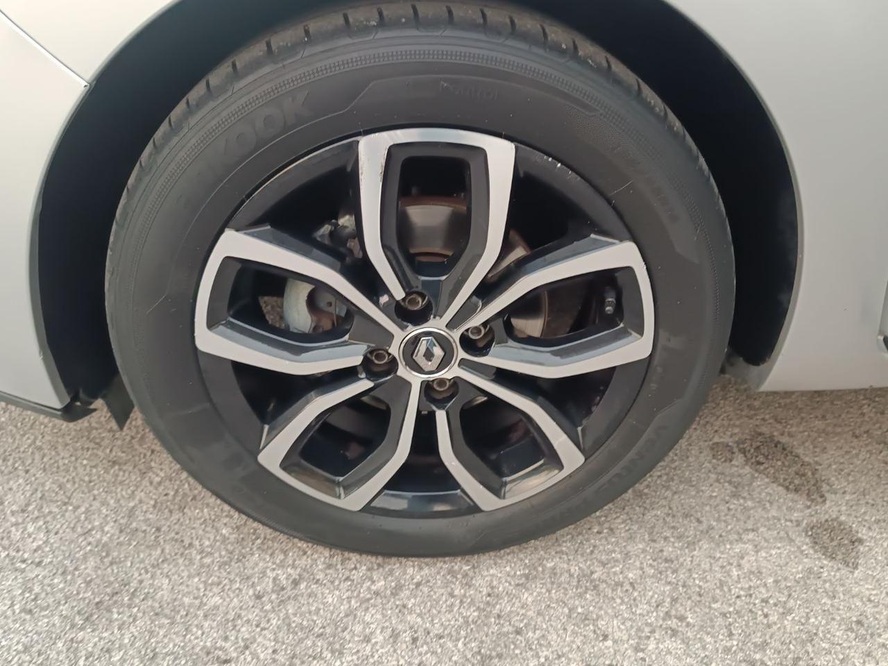 RENAULT Clio TCe 12V 90 CV 5 porte Moschino Intens