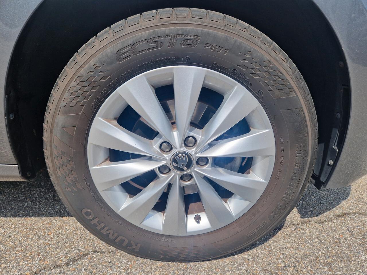 Skoda Kamiq 1.0 TSI 110 CV Dark Shade