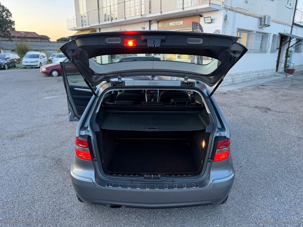 MERCEDES-BENZ B 180 BlueEFFICIENCY Executive