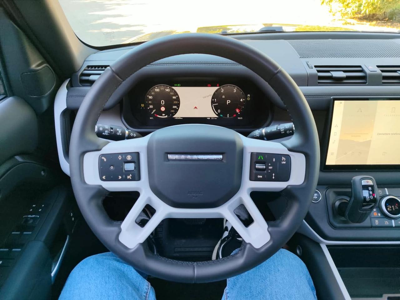 Land Rover Defender 110 3.0D I6 200 CV AWD Auto X-Dynamic SE