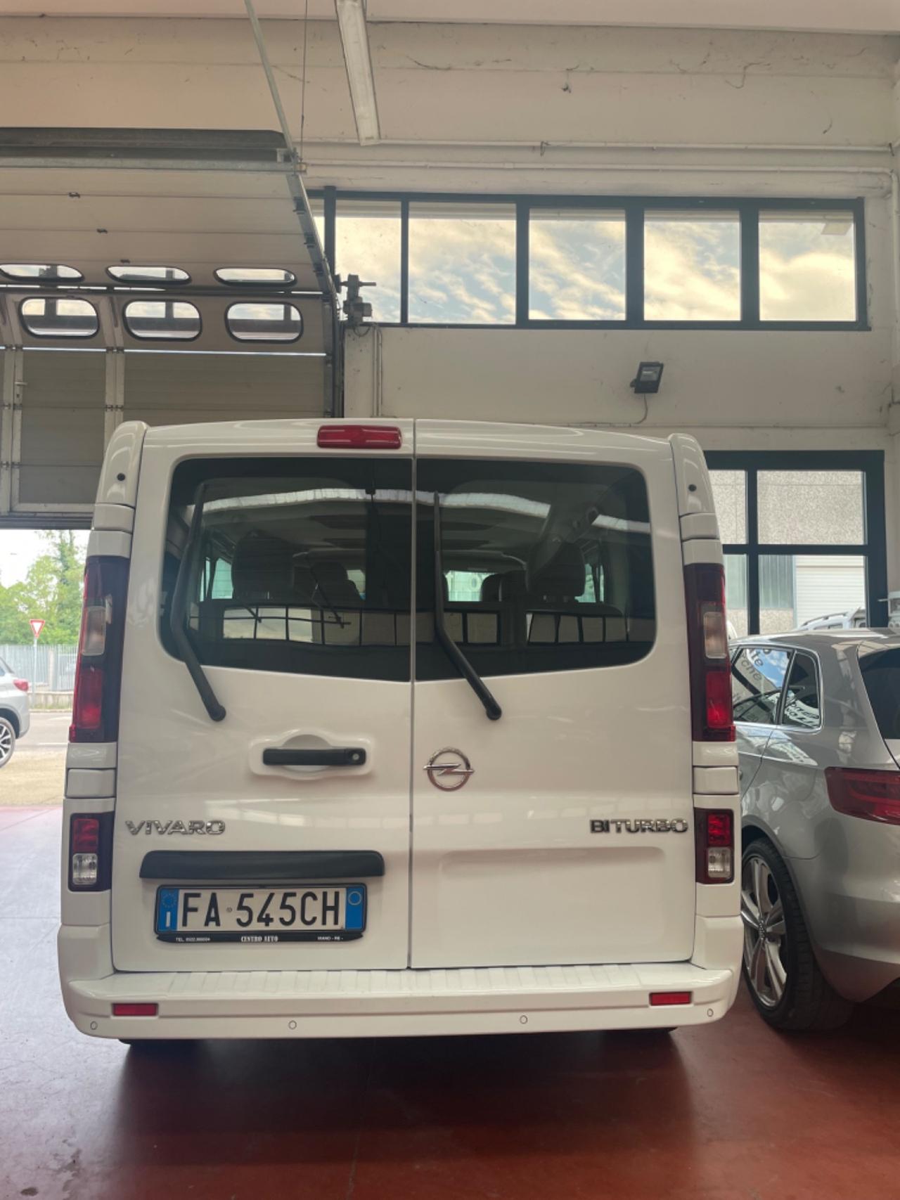 Opel Vivaro 9 posti