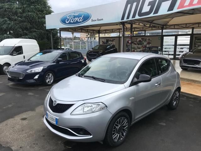 LANCIA Ypsilon 1.2 69 CV 5 porte GPL Ecochic Gold