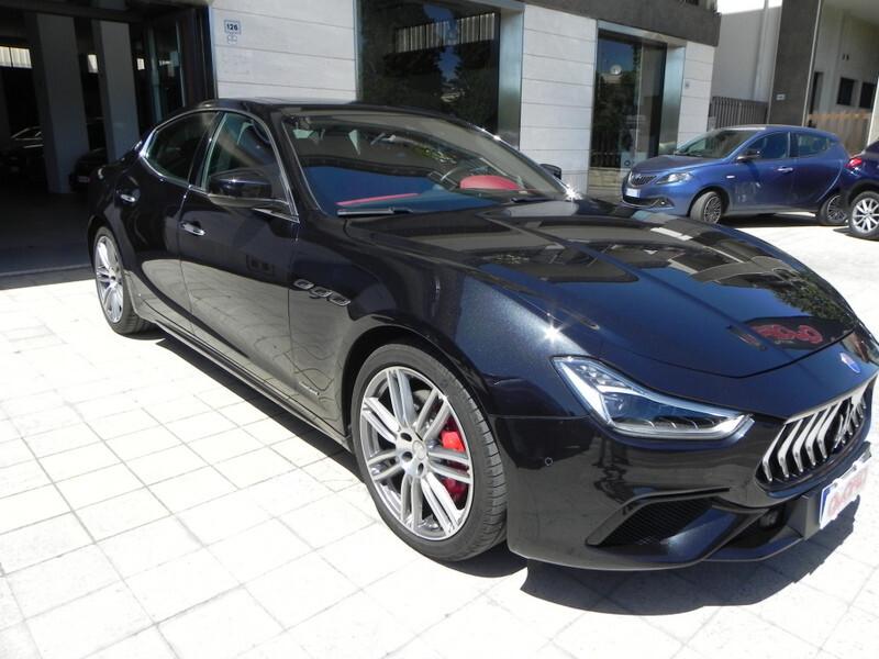 Maserati Ghibli V6 430 CV Q4 Gransport