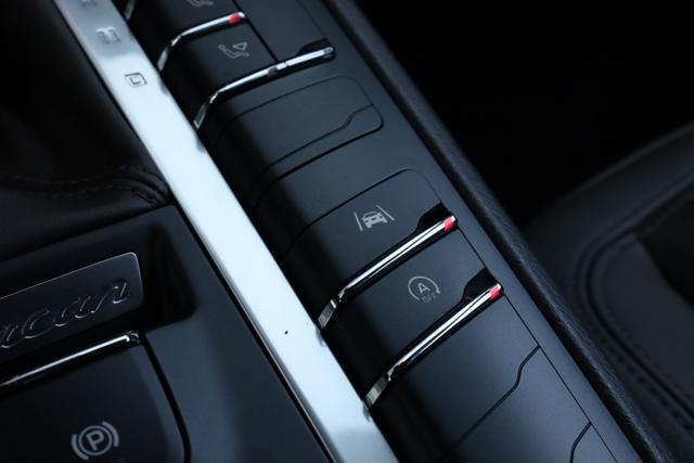 PORSCHE Macan 2.0 245CV aut. 4x4 Prezzo Netto