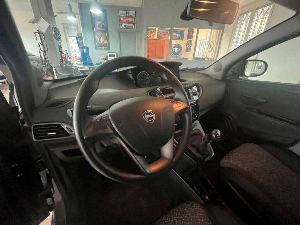 Lancia Ypsilon 1.2 69cv 5p Gpl Ecochic Adatta a Neopatentati