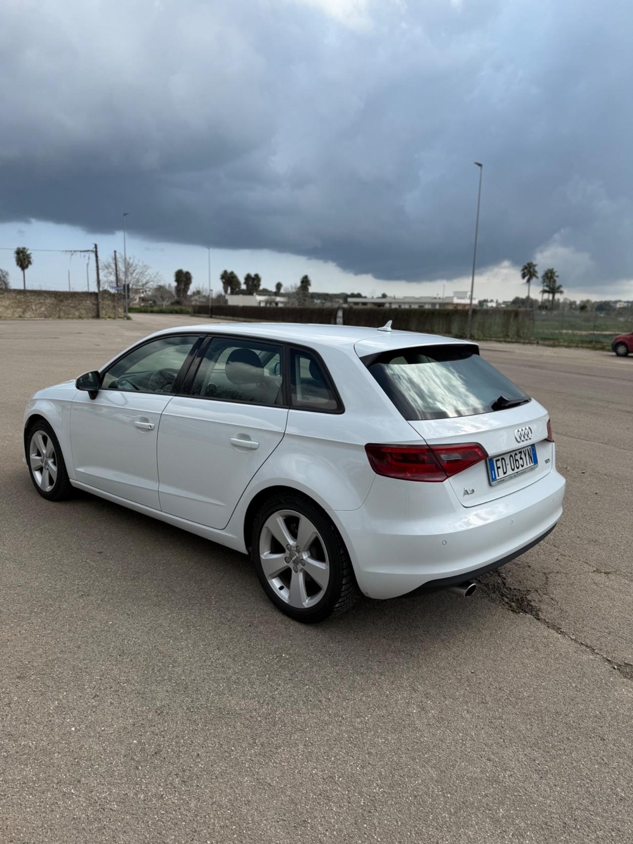 Audi A3 1.6 TDI clean diesel S tronic Ambition