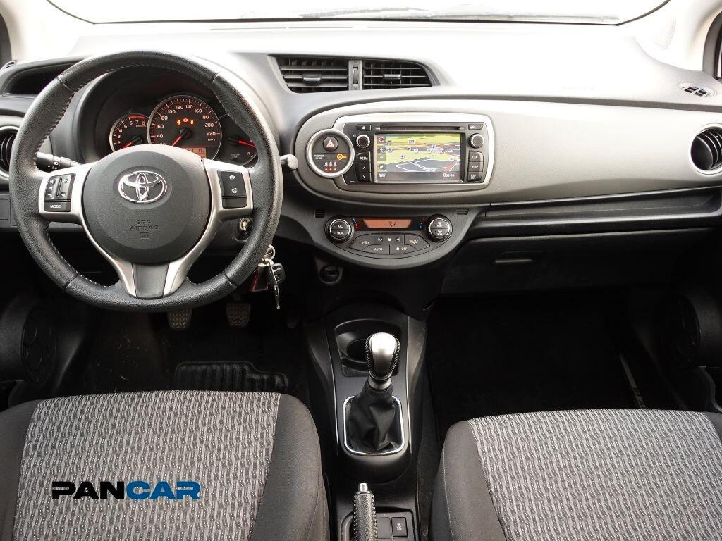 Toyota Yaris 1.3 5 porte Lounge Multidrive