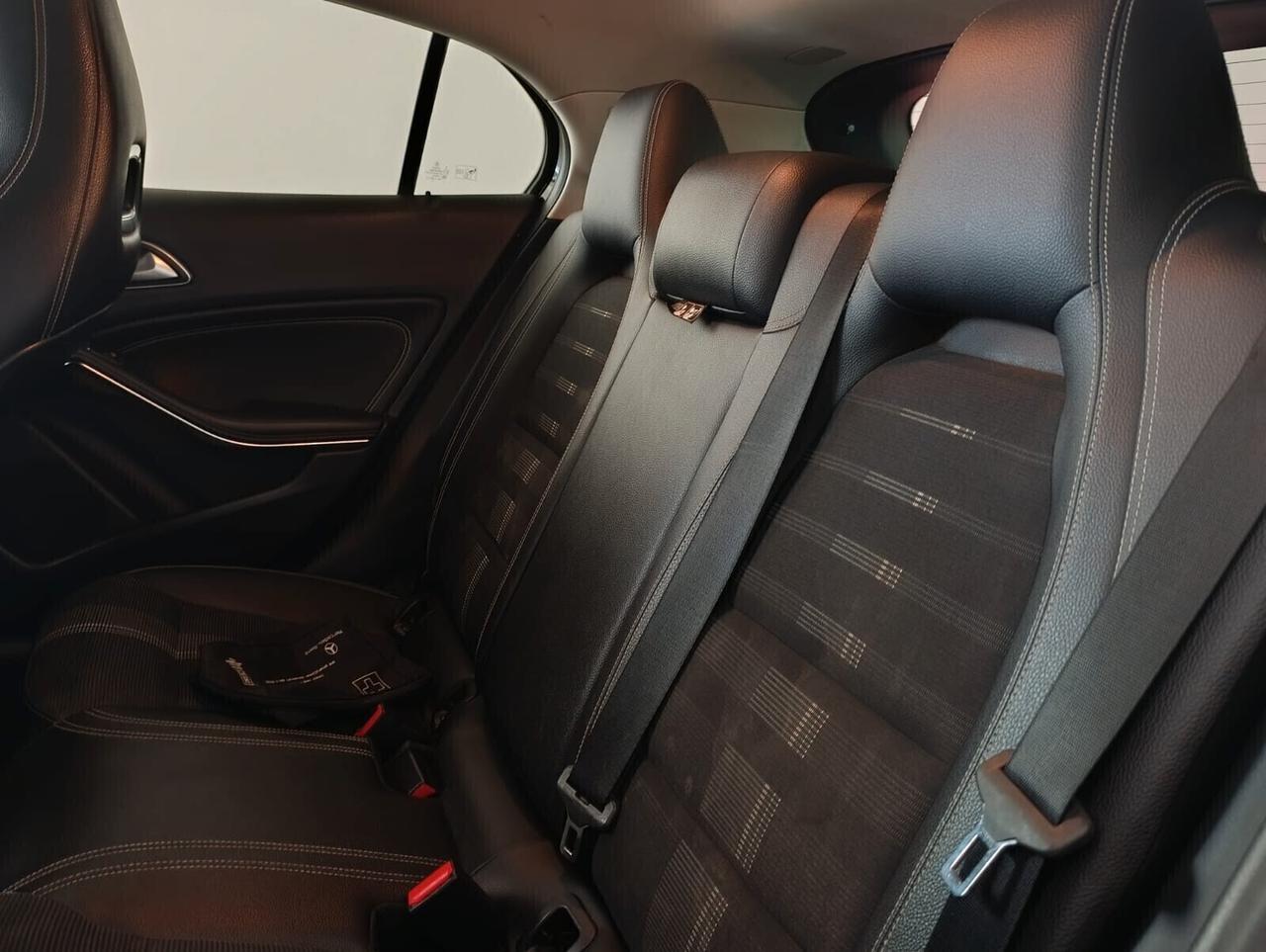 Mercedes GLA 220 D AUTOMATICA SPORT ANNO 2019
