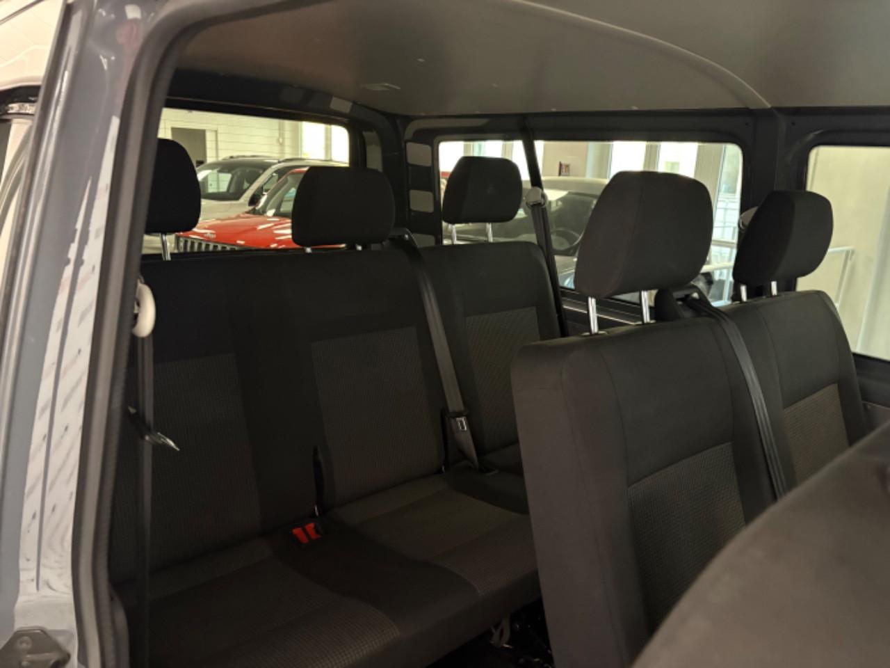 VOLKSWAGEN Transporter T6.1 Transporter 30 kombi M1 2.0 tdi 150cv Business p.l. + IVA