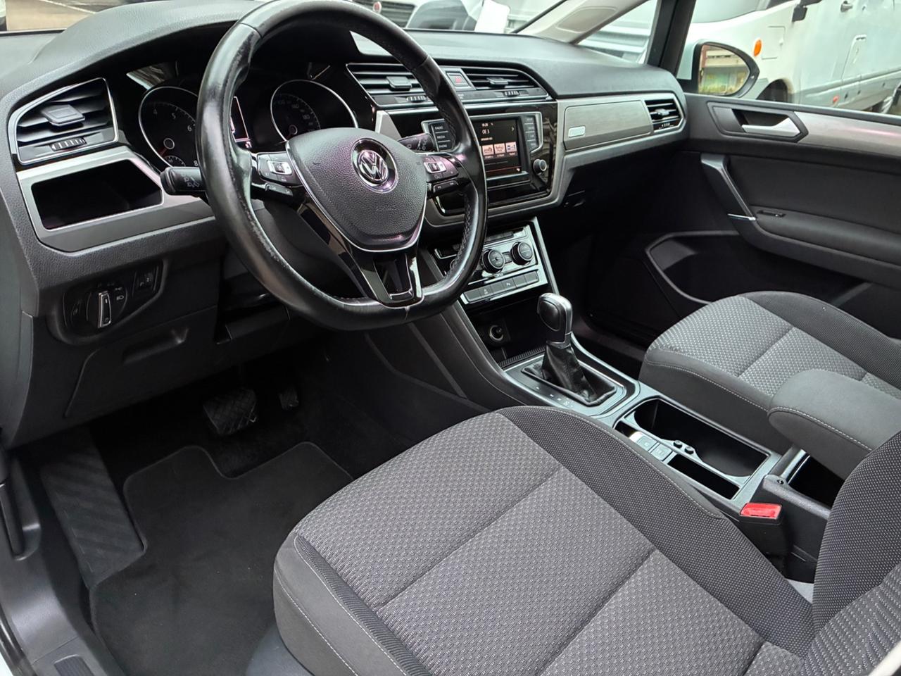 Volkswagen Touran 1.5 TSI EVO DSG Executive BlueMotion Technology