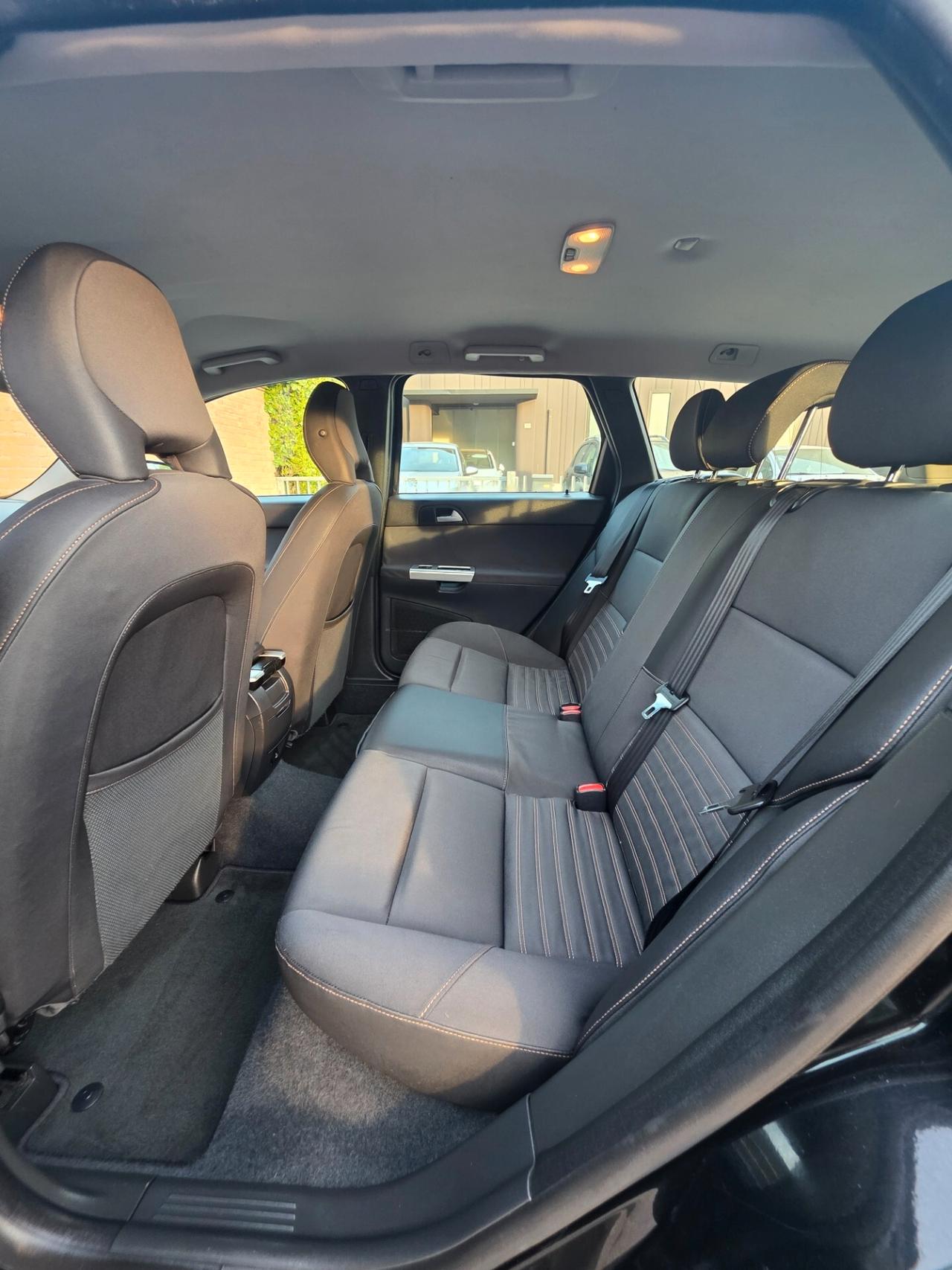 Volvo V50 D2 R-design neopatentati euro5B