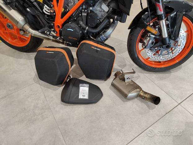 KTM 1290 Super Duke KTM 1290 SUPER DUKE R