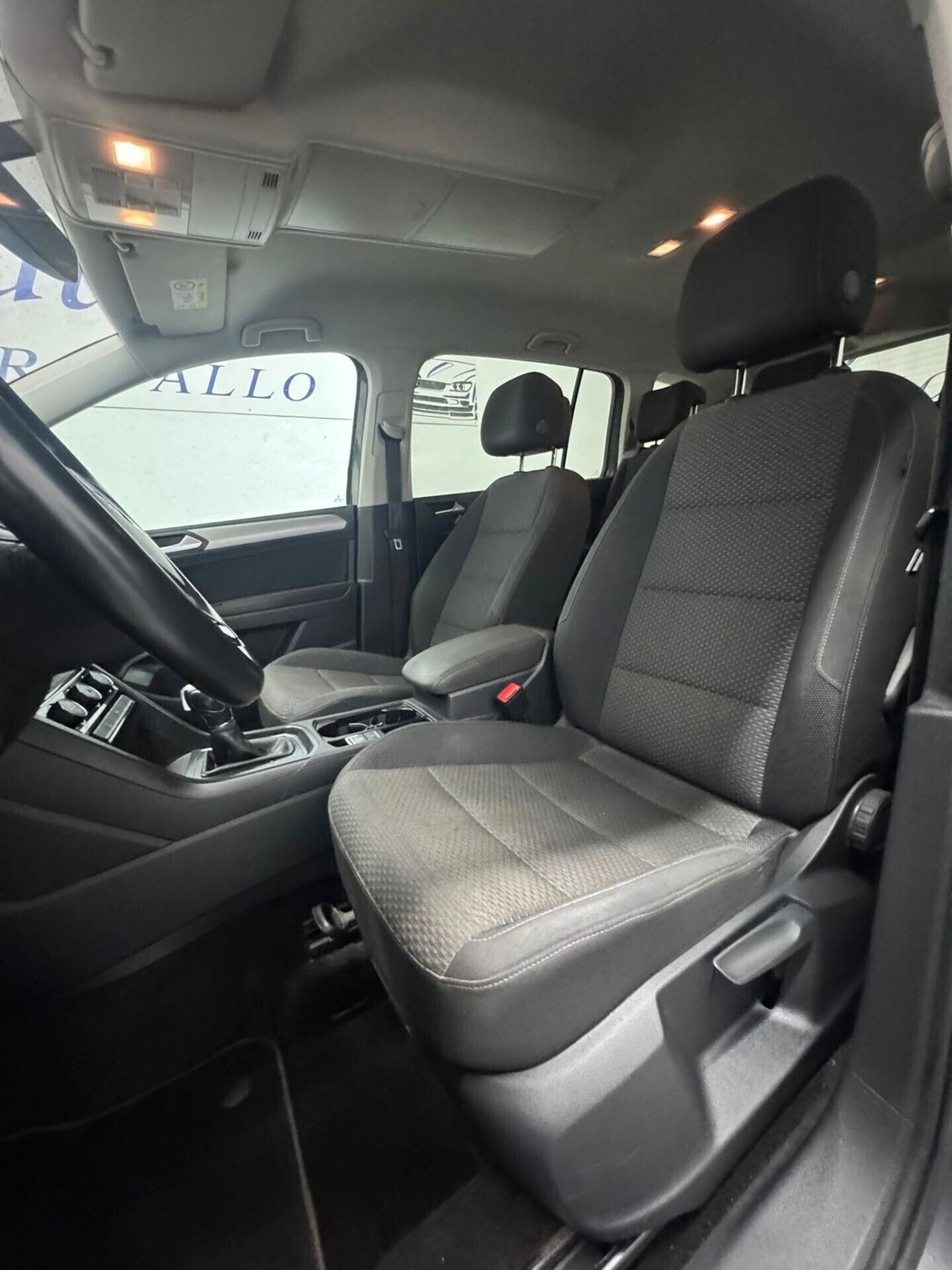 Volkswagen Touran 1.6 TDI 115 CV SCR DSG Executive BlueMotion Tech.