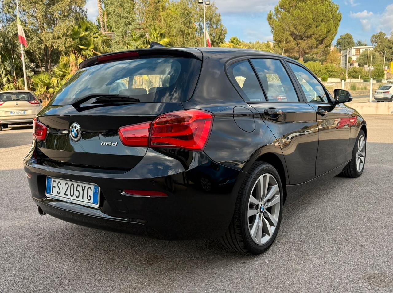 Bmw 116 116d 5p. Urban